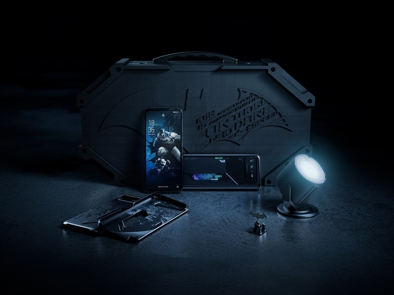 Phụ kiện đi kèm với ROG Phone 6D Batman Edition